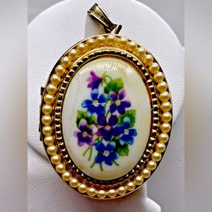 Avon Flower Locket